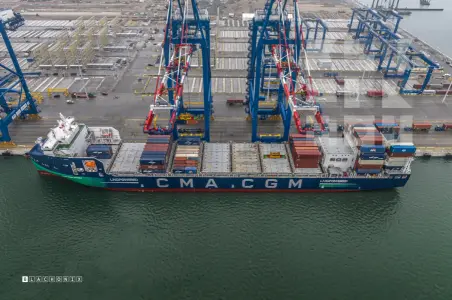 CMA CGM TIVOLI - Container Ship — kadr 22 z 29