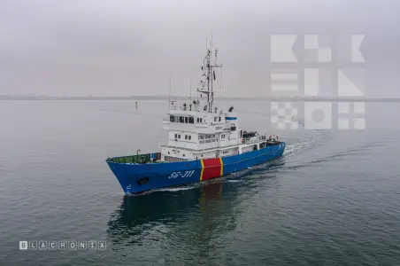 SG-311 ( Kaper 1 ) - Fishing Support Vessel — frame 11 of 14
