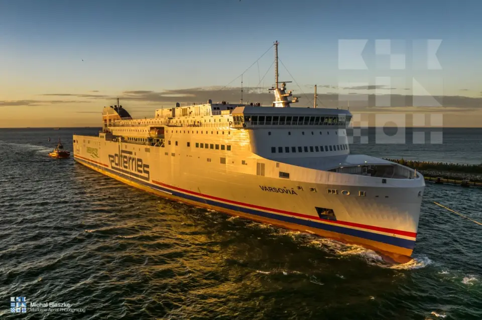 Okładka albumu VARSOVIA - Passenger/Ro-Ro Cargo Ship