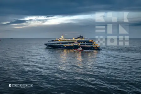 WORLD NAVIGATOR - Passenger (Cruise) Ship — kadr 28 z 35