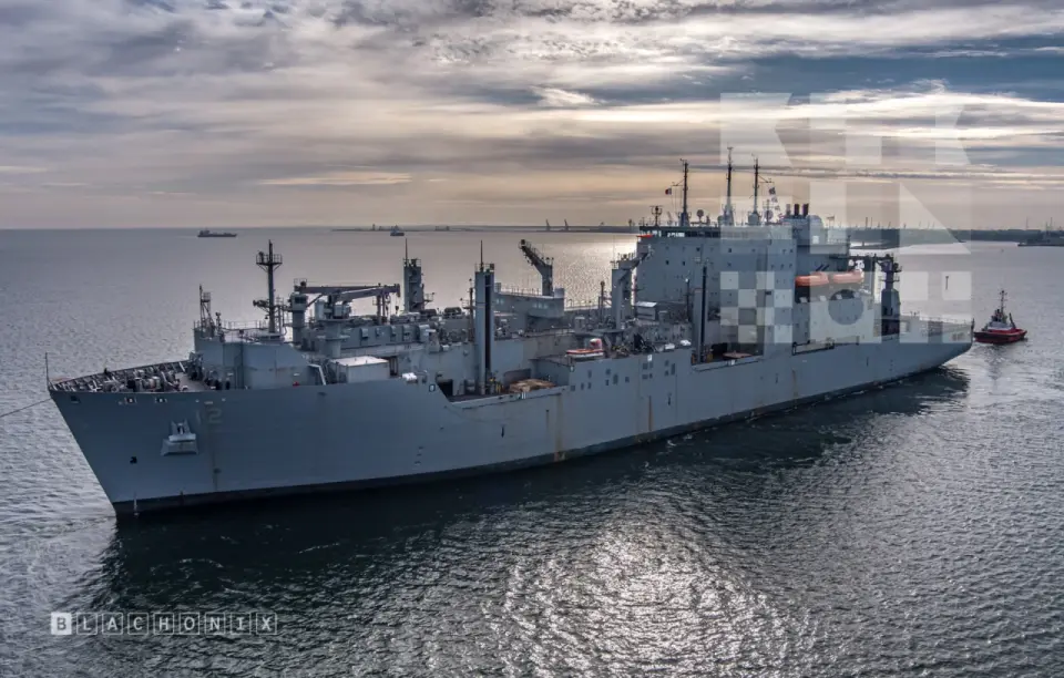 Okładka albumu USNS WILLIAM MCLEAN
