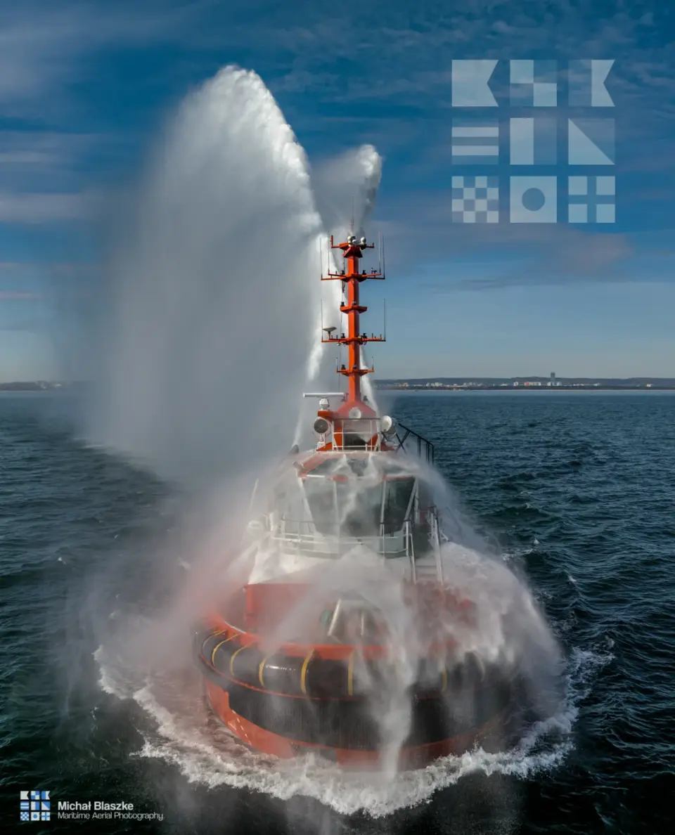 Okładka albumu ARGO - Tug